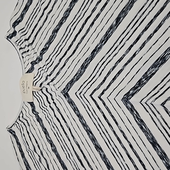 Puella Size XS Women's  Pull Over Top Mid Sleeve Stretch Crop #W-589 - Picture 2 of 9